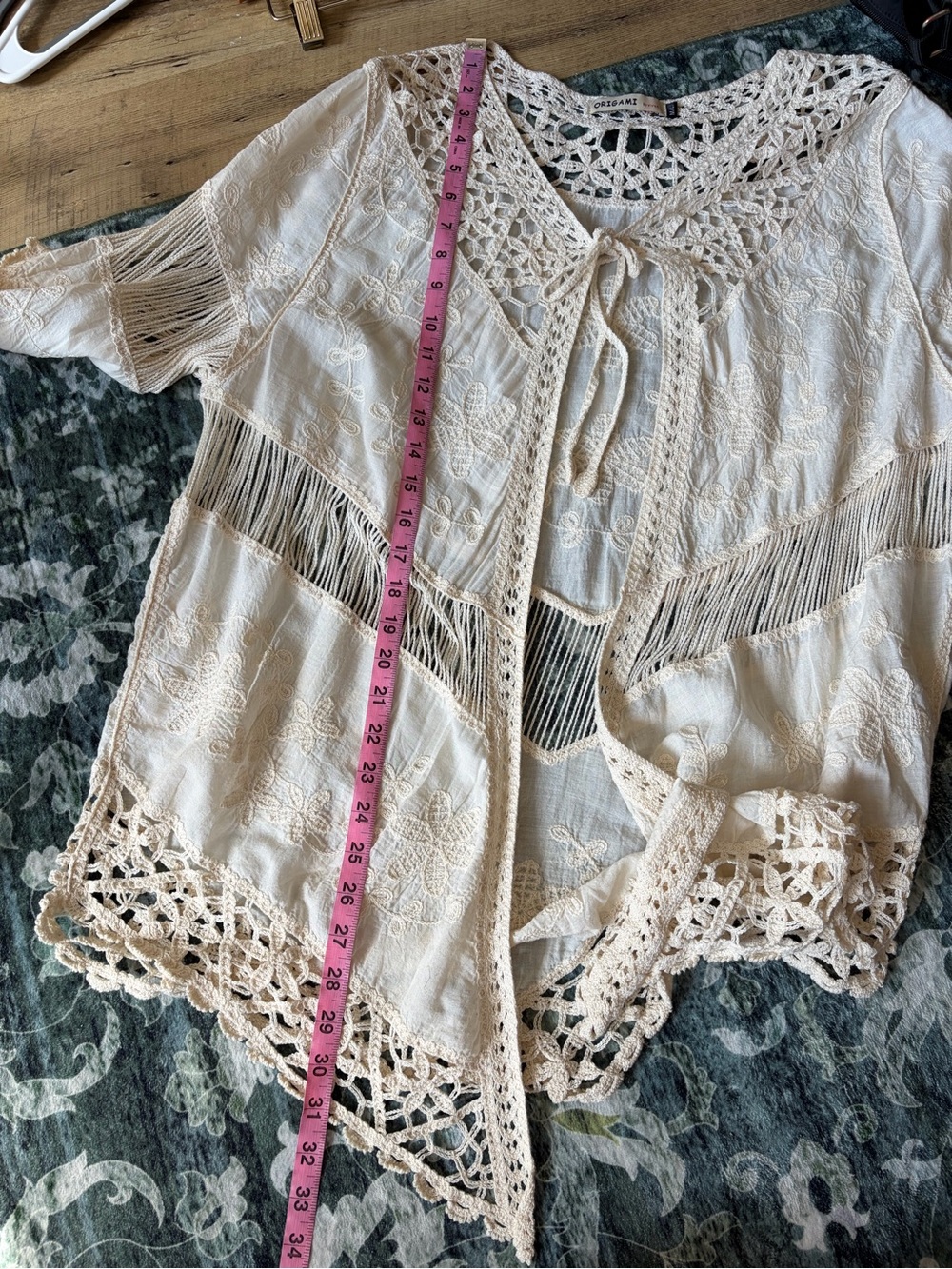 ORIGAMI By Vivian Ivory Cream Crochet Floral Embroidered Kimono Piece Size M/L - Picture 5 of 8